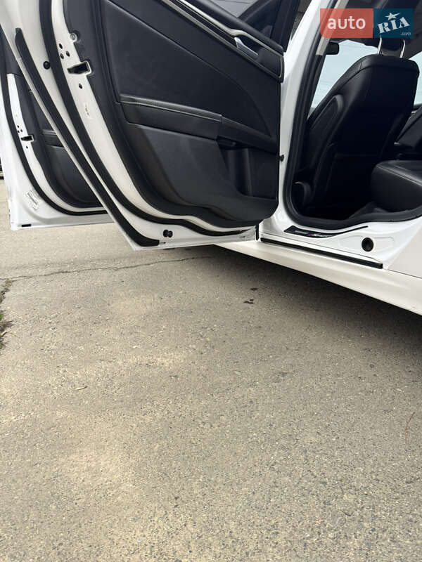 Седан Ford Fusion 2014 в Білгороді-Дністровському фото 15 Седан Ford Fusion 2014 в Білгороді-Дністровському