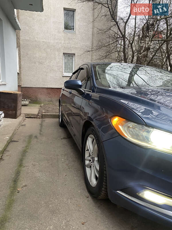 Седан Ford Fusion 2018 в Староконстантинове