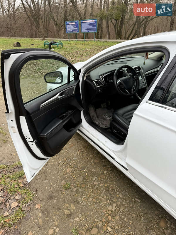 Седан Ford Fusion 2019 в Стрые