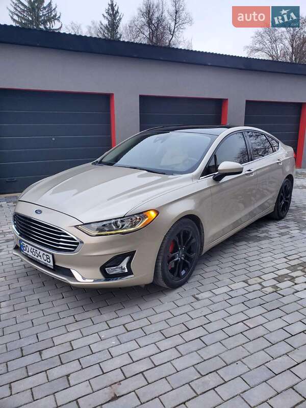 Седан Ford Fusion 2019 в Борщеве