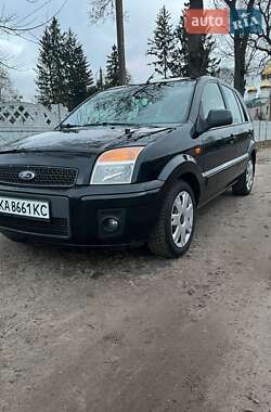 Хетчбек Ford Fusion 2010 в Остер