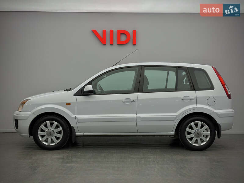 Хэтчбек Ford Fusion 2010 в Киеве