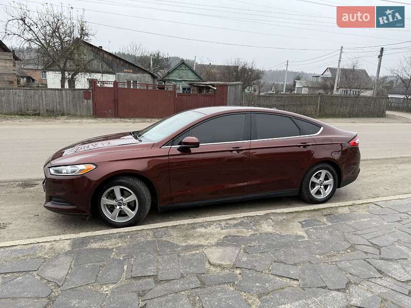 Седан Ford Fusion 2015 в Радомышле