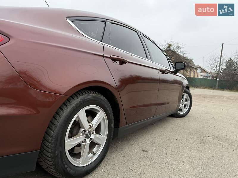 Седан Ford Fusion 2015 в Радомышле