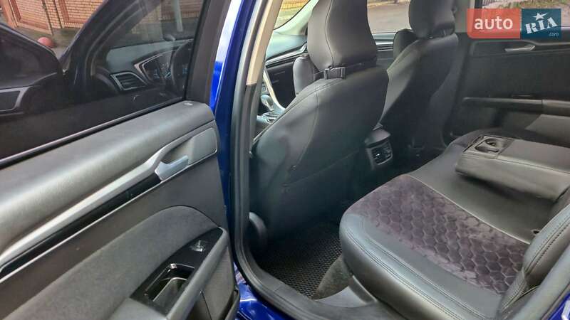 Седан Ford Fusion 2016 в Киеве фото 10 Седан Ford Fusion 2016 в Киеве