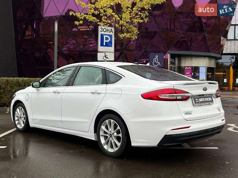 Седан Ford Fusion 2019 в Киеве