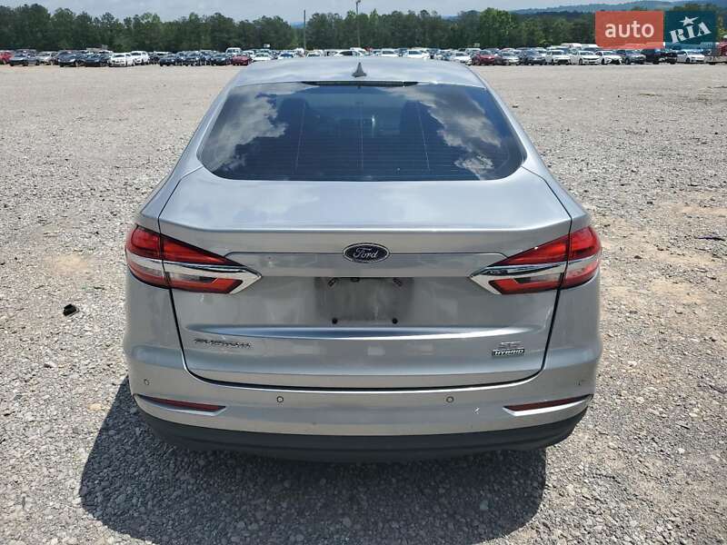 Седан Ford Fusion 2020 в Черновцах