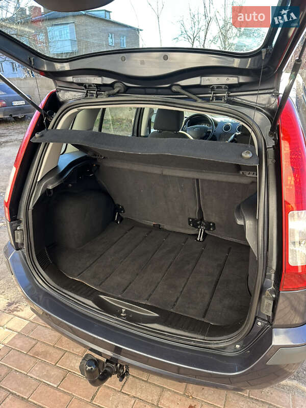 Хэтчбек Ford Fusion 2007 в Хороле