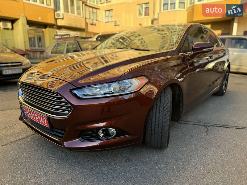 Седан Ford Fusion 2015 в Киеве фото Седан Ford Fusion 2015 в Киеве