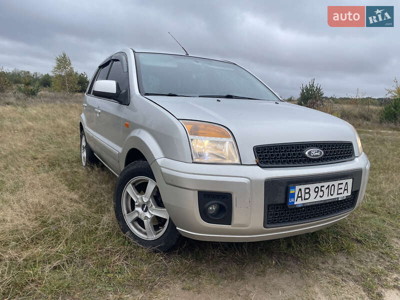 Хэтчбек Ford Fusion 2011 в Калиновке