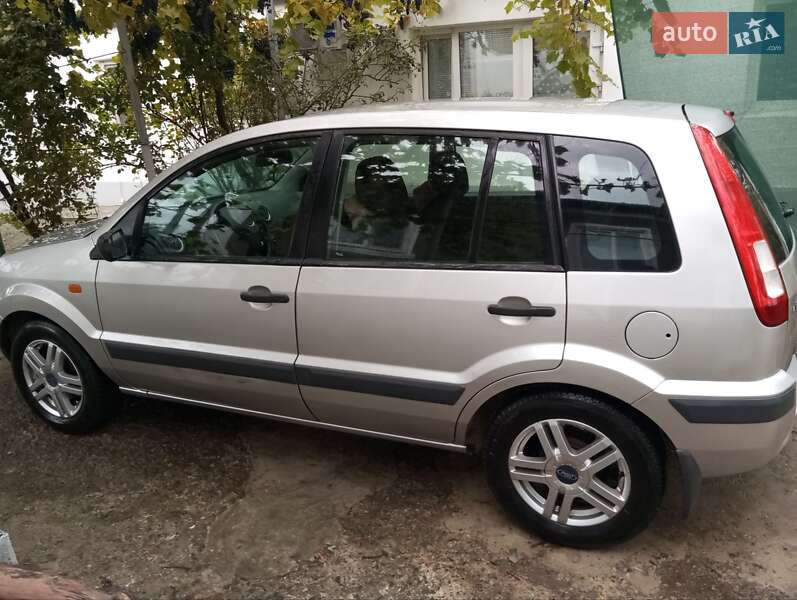 Хэтчбек Ford Fusion 2007 в Окнах фото 6 Хэтчбек Ford Fusion 2007 в Окнах