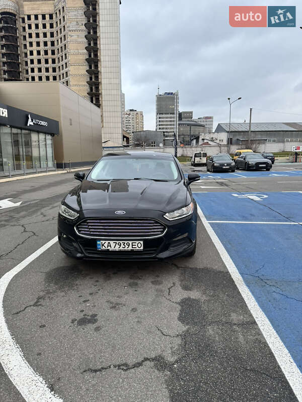 Седан Ford Fusion 2015 в Києві фото Седан Ford Fusion 2015 в Києві