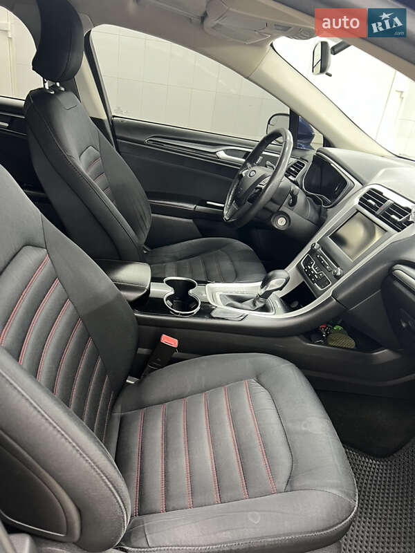 Седан Ford Fusion 2015 в Киеве фото 11 Седан Ford Fusion 2015 в Киеве