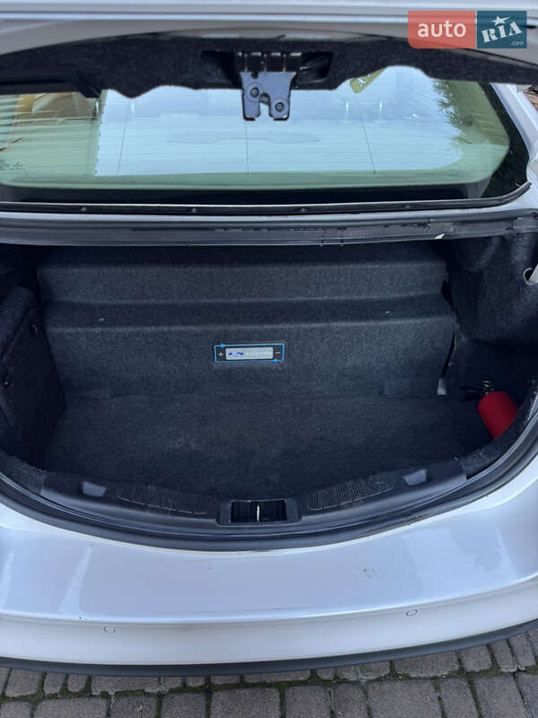 Седан Ford Fusion 2015 в Киеве фото 9 Седан Ford Fusion 2015 в Киеве