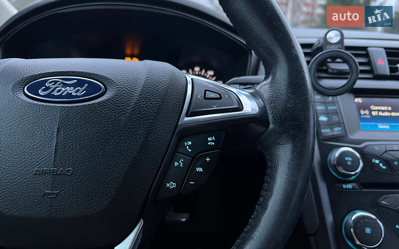 Седан Ford Fusion 2018 в Львове