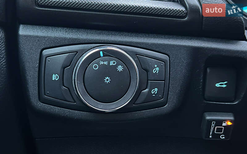 Седан Ford Fusion 2018 в Львове