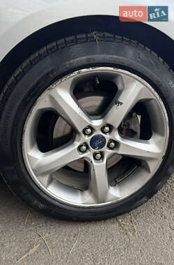 Седан Ford Fusion 2014 в Львове