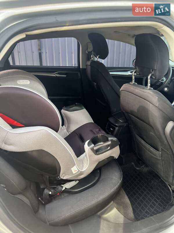 Седан Ford Fusion 2014 в Борщеве