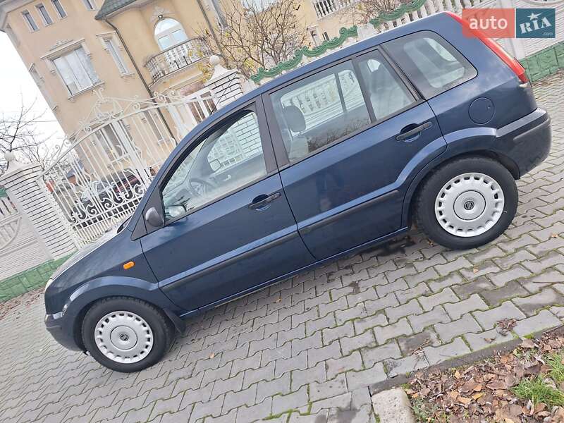 Хэтчбек Ford Fusion 2003 в Черновцах