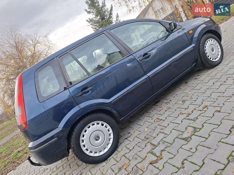 Хэтчбек Ford Fusion 2003 в Черновцах