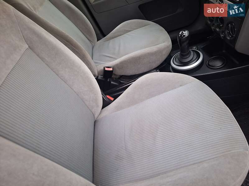 Хэтчбек Ford Fusion 2003 в Черновцах