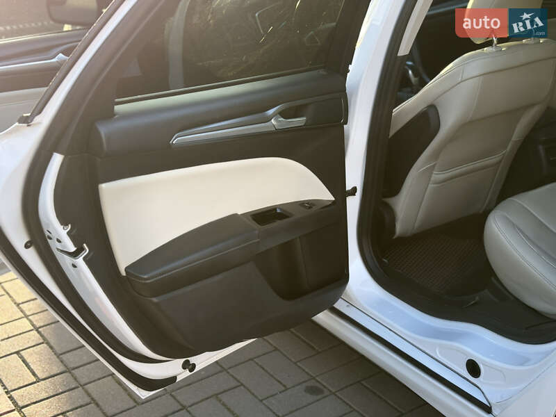 Седан Ford Fusion 2014 в Николаеве