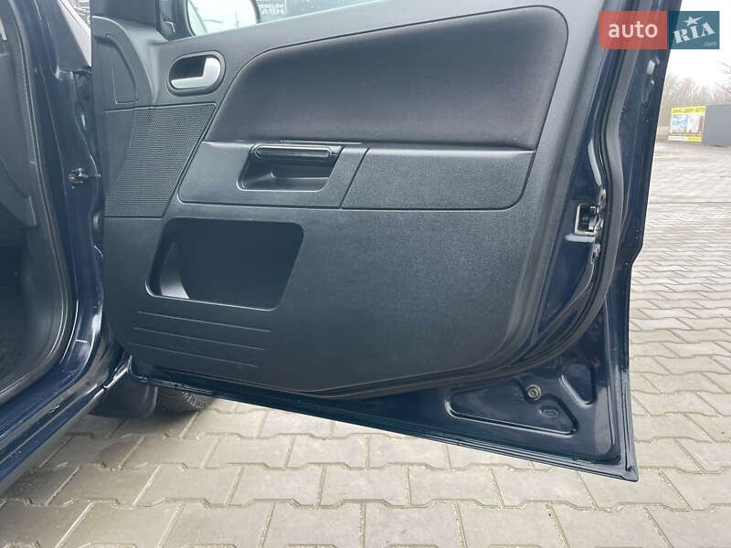 Хэтчбек Ford Fusion 2007 в Баре