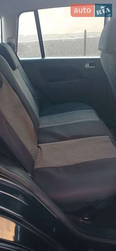 Хэтчбек Ford Fusion 2005 в Дунаевцах