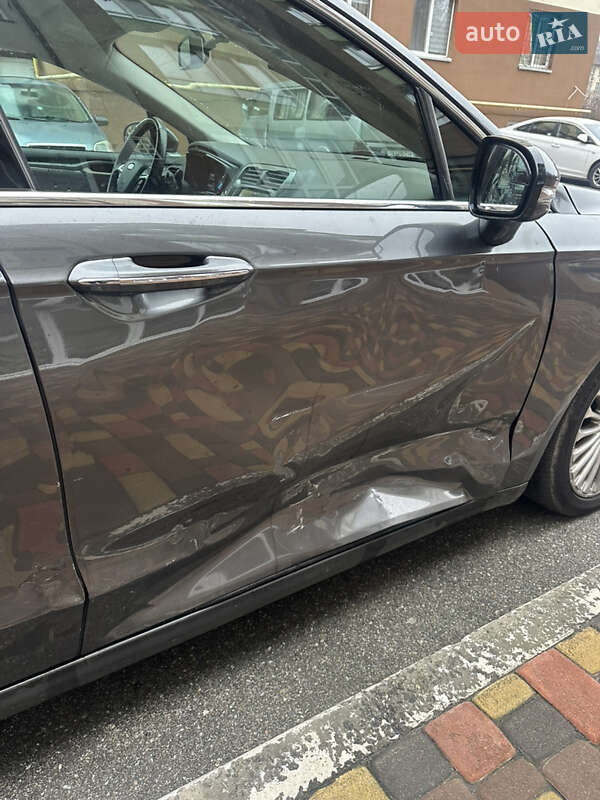 Седан Ford Fusion 2015 в Киеве