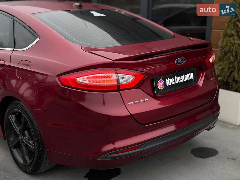 Седан Ford Fusion 2015 в Ровно