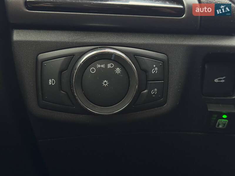 Седан Ford Fusion 2015 в Ровно