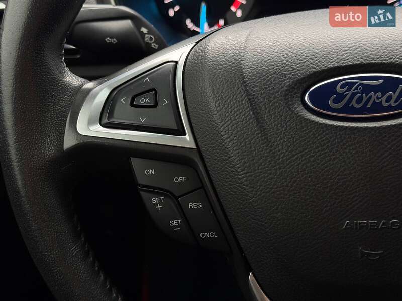 Седан Ford Fusion 2015 в Ровно