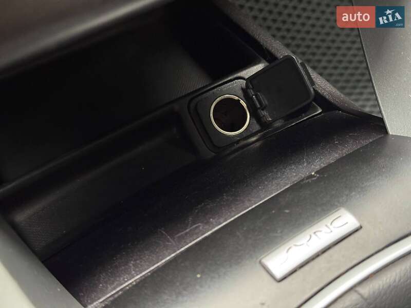 Седан Ford Fusion 2015 в Ровно