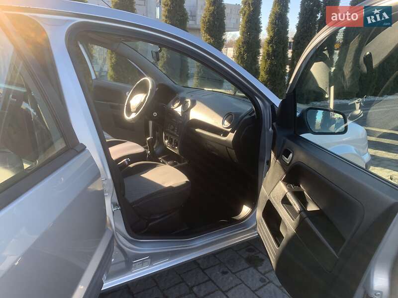 Хэтчбек Ford Fusion 2008 в Надворной фото 13 Хэтчбек Ford Fusion 2008 в Надворной