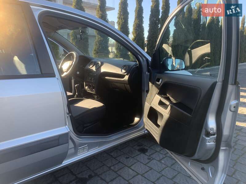 Хэтчбек Ford Fusion 2008 в Надворной фото 19 Хэтчбек Ford Fusion 2008 в Надворной