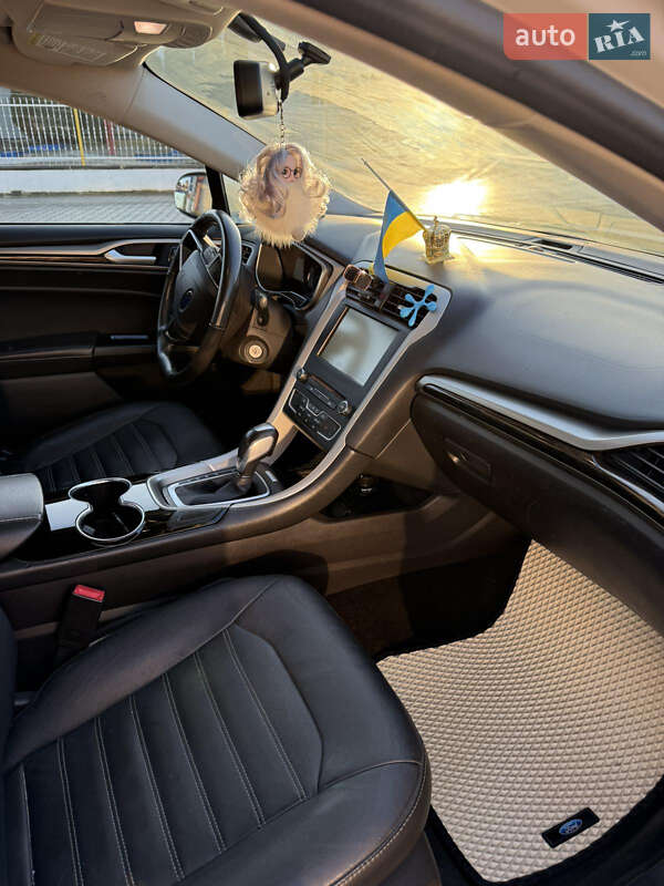 Седан Ford Fusion 2015 в Бучаче