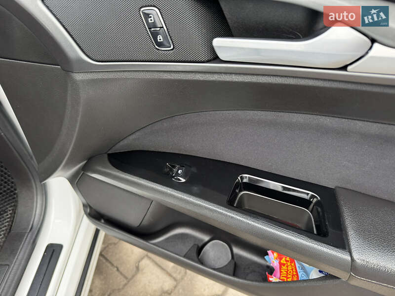 Седан Ford Fusion 2016 в Тернополе фото 22 Седан Ford Fusion 2016 в Тернополе