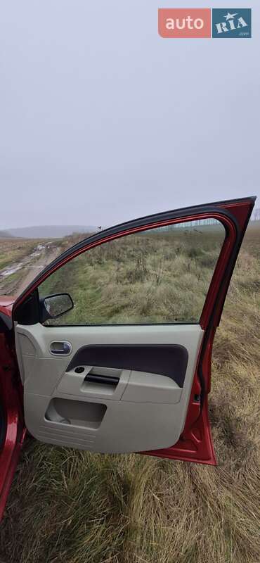 Хэтчбек Ford Fusion 2005 в Ладыжине фото 33 Хэтчбек Ford Fusion 2005 в Ладыжине