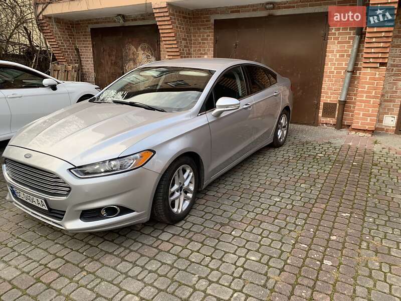 Седан Ford Fusion 2013 в Львові