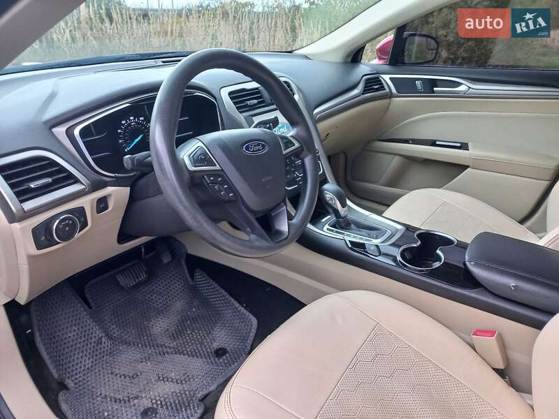 Седан Ford Fusion 2016 в Ровно