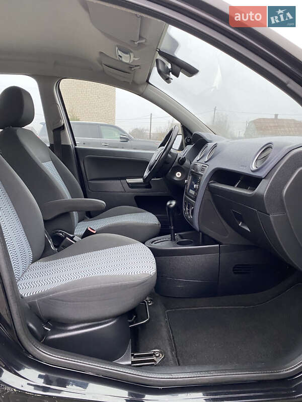 Хэтчбек Ford Fusion 2008 в Киеве