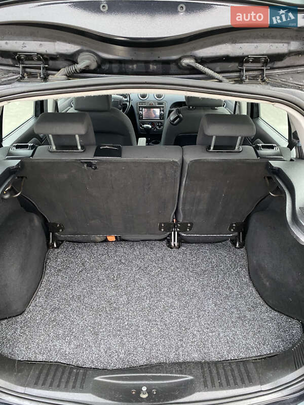 Хэтчбек Ford Fusion 2008 в Киеве