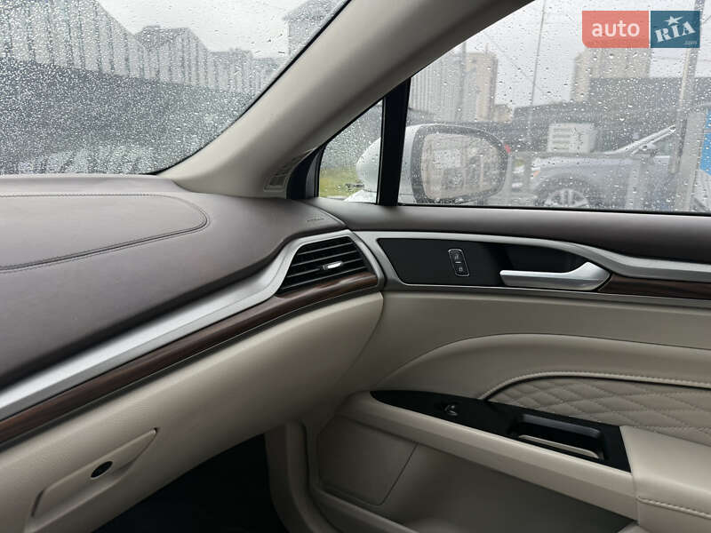 Седан Ford Fusion 2016 в Киеве фото 18 Седан Ford Fusion 2016 в Киеве