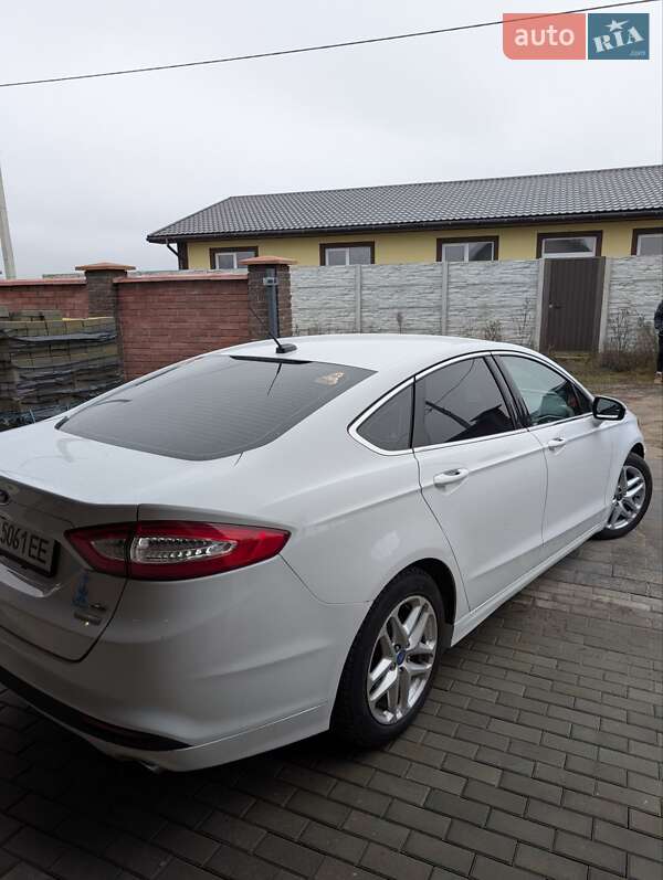 Седан Ford Fusion 2016 в Києві