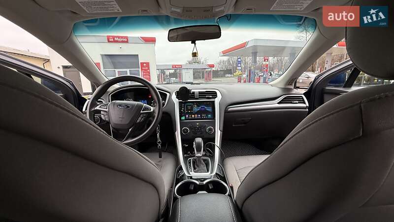 Седан Ford Fusion 2016 в Львове