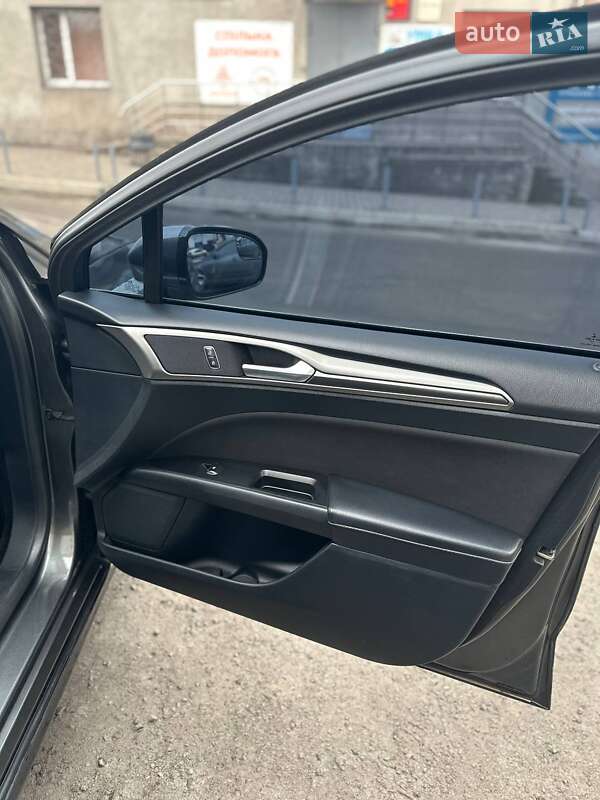 Седан Ford Fusion 2017 в Каменском