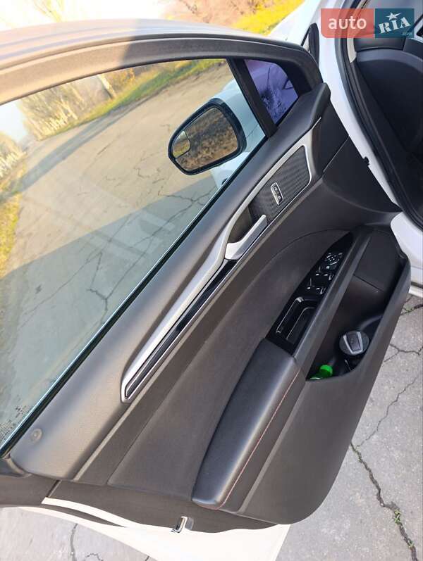 Седан Ford Fusion 2016 в Днепре