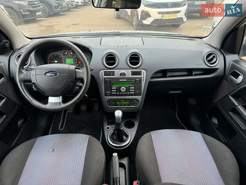 Хэтчбек Ford Fusion 2010 в Виннице