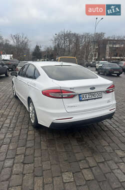 Седан Ford Fusion 2019 в Харкові