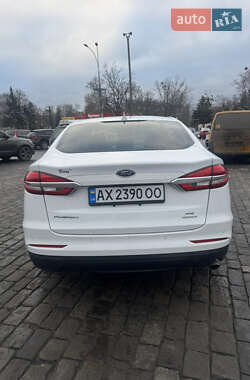 Седан Ford Fusion 2019 в Харкові